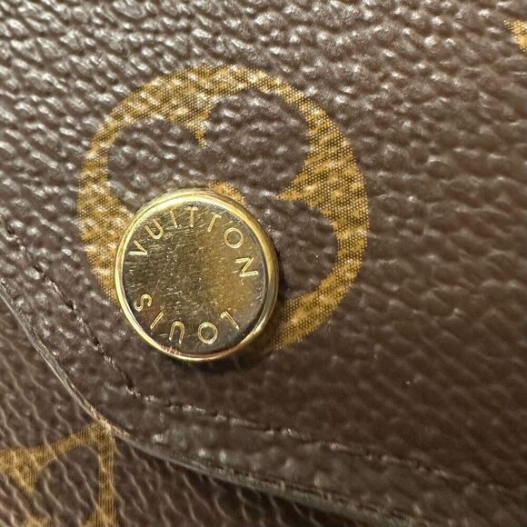 Louis Vuitton Sarah Wallet EUC - Picture 13 of 15
